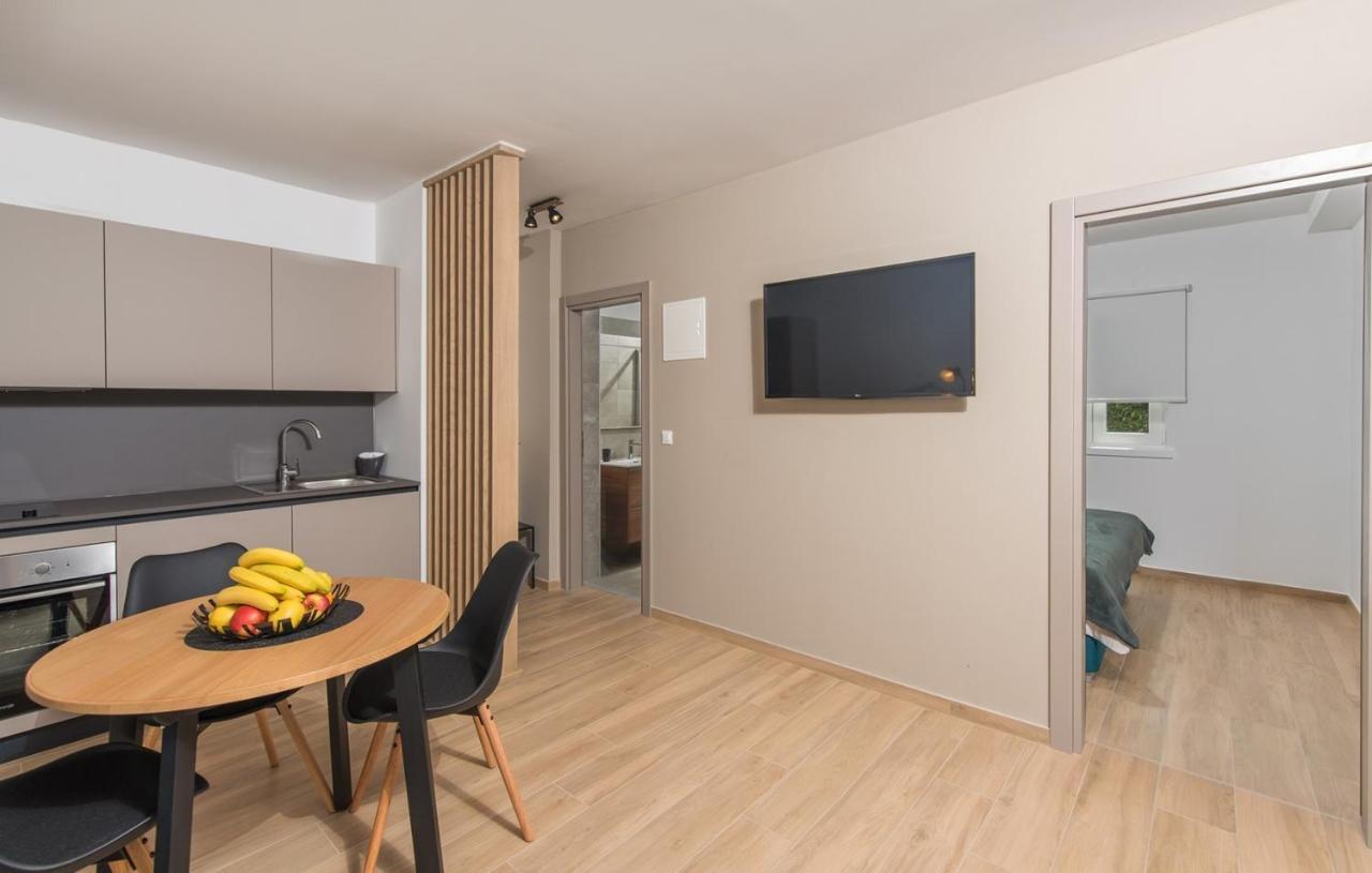 Apartment Vitamare Porec Esterno foto