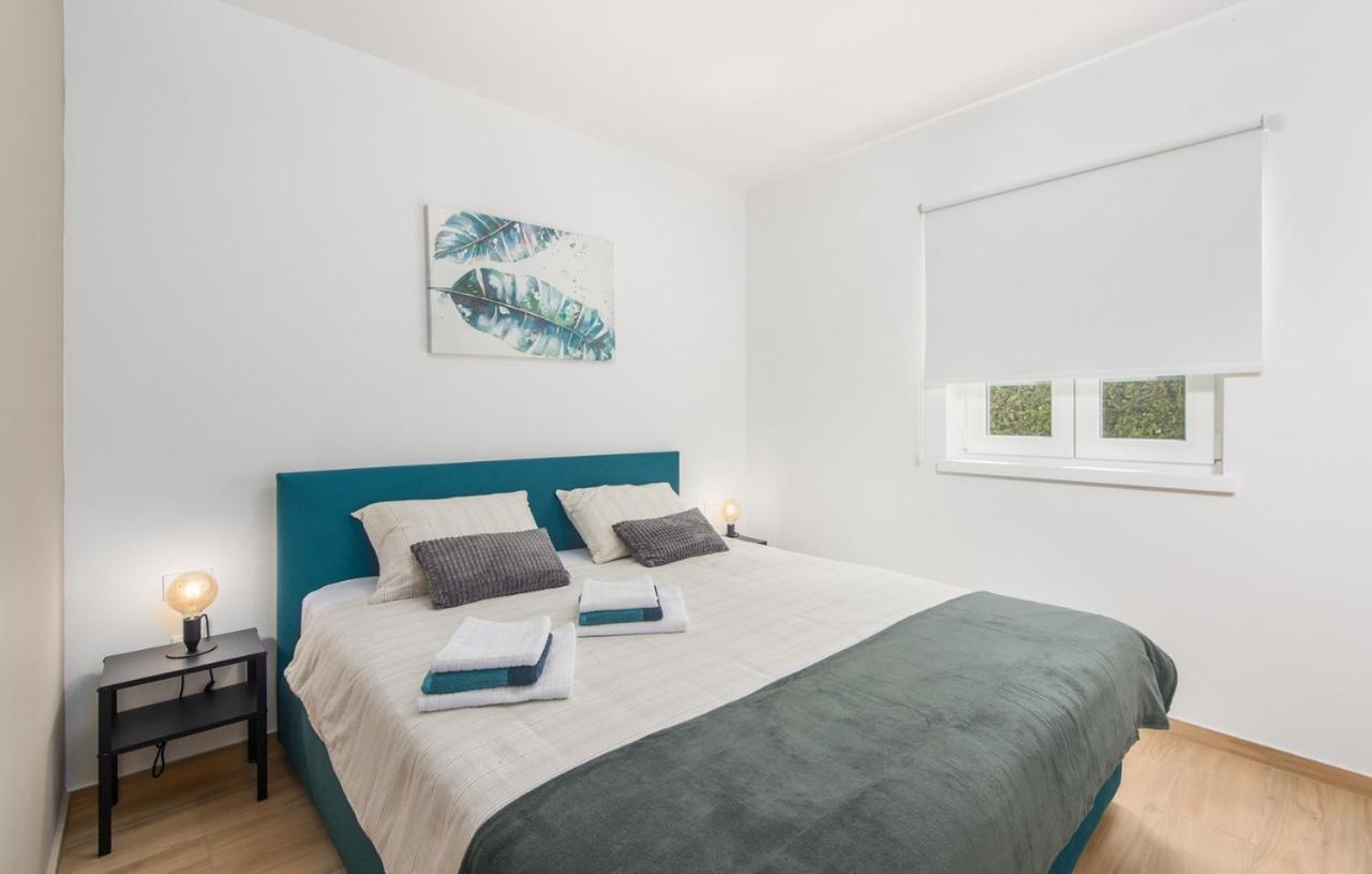 Apartment Vitamare Porec Esterno foto